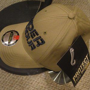 NWT Under Armour Men’s Curved Brim Stretch Fit Cap. Olive. Size: MD/LG.